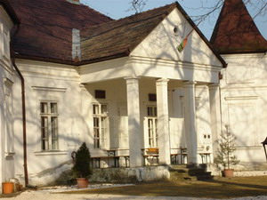 Odúkihelyezés Tápiószelén a Blaskovich Múzeum kertjében
